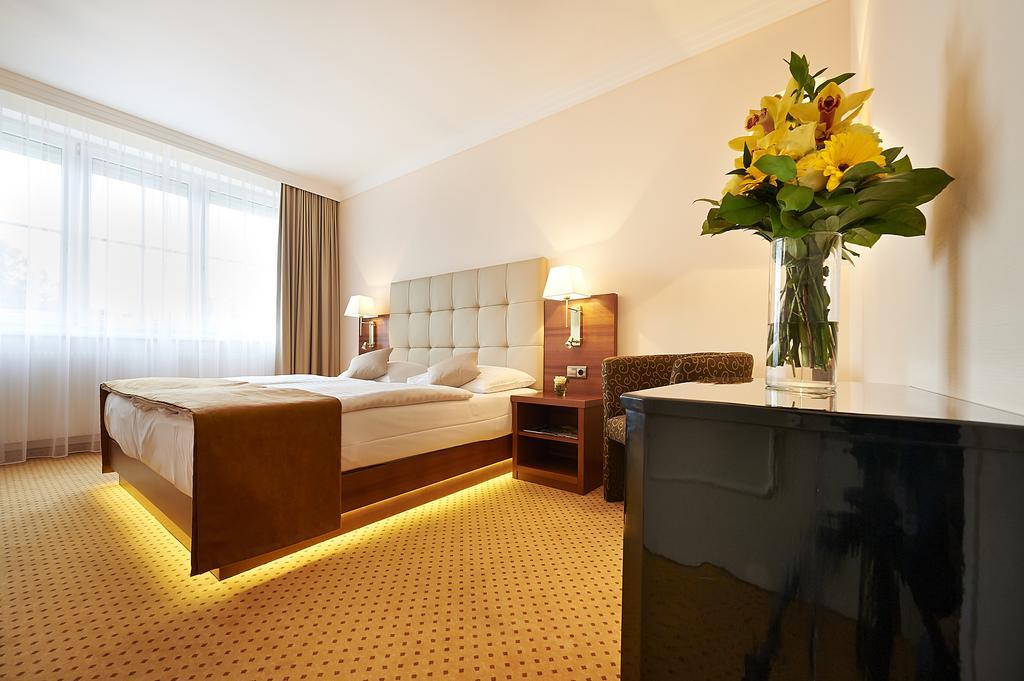 Admiral Am Kurpark 4*