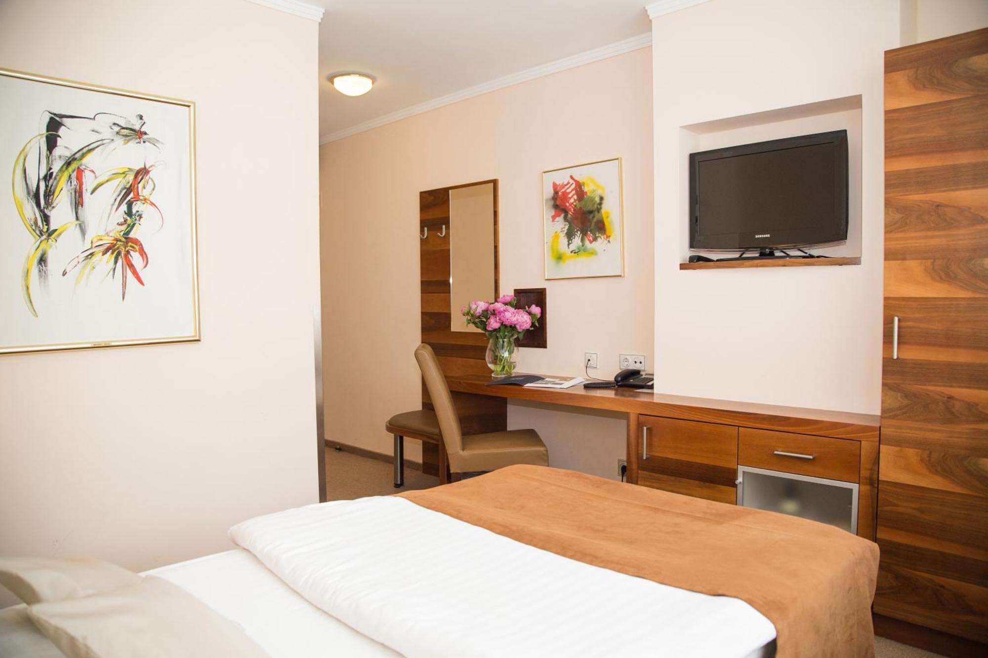 Admiral Am Kurpark 4*